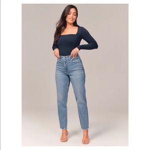 A&F Curve Love High Rise Mom Jeans ✨